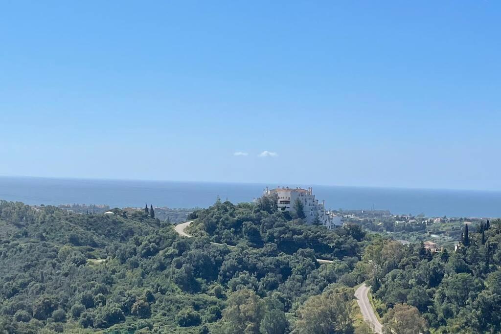 Apartmán Atico Con Bonita Vista. En Urbanizacion Privada.! Estepona Exteriér fotografie